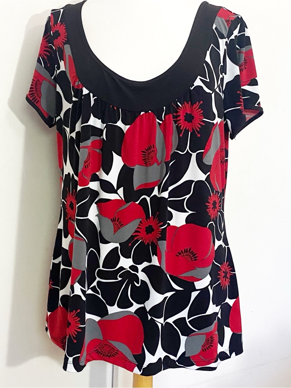 GITANO Retro Scoop Neck Floral Top Red, Black,Gray Contrast Trim Tie Back 18/20